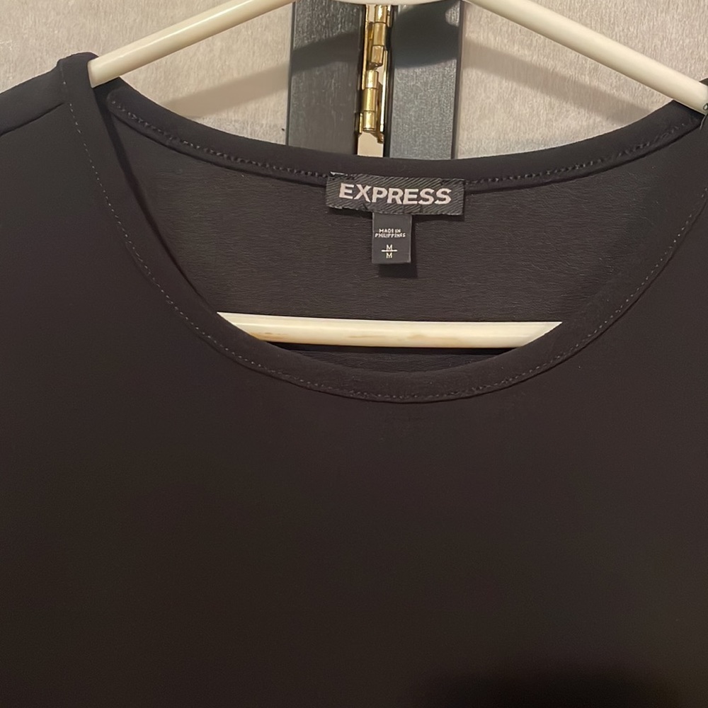 Express Top - Picture 2 of 4